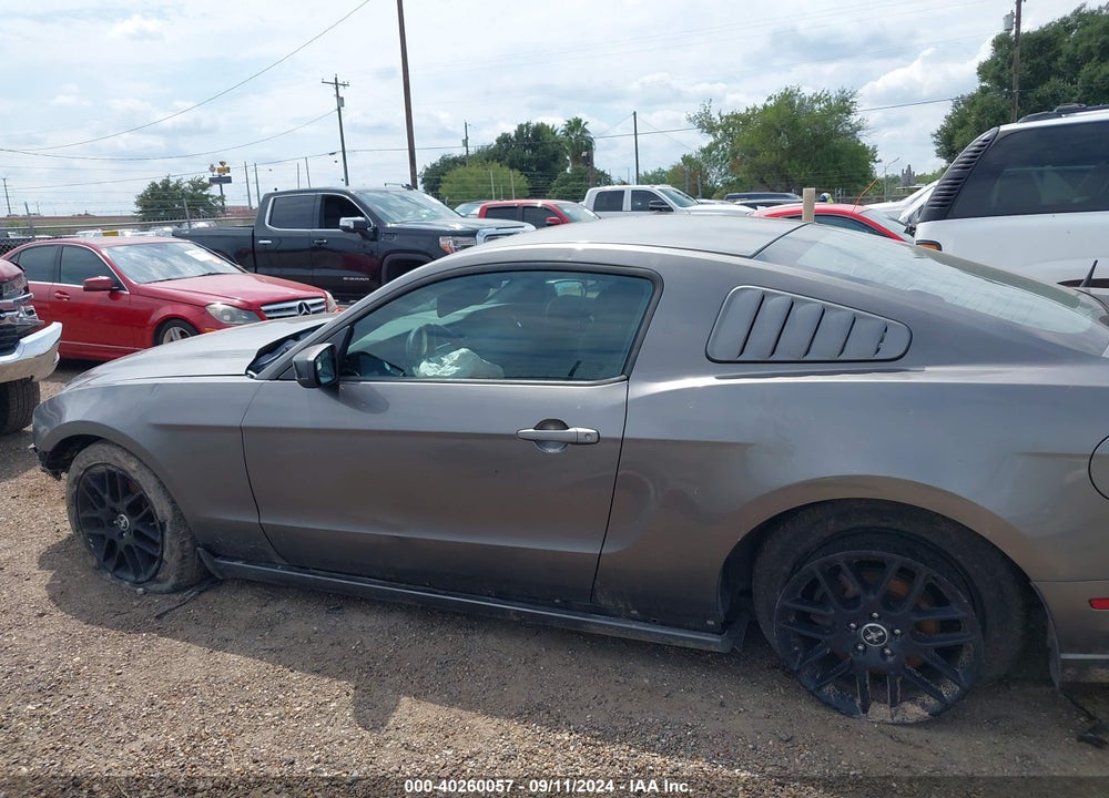 2014 FORD MUSTANG V6 VIN: 1ZVBP8AM2E5252196