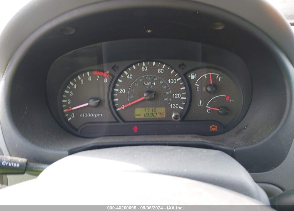 2005 HYUNDAI ACCENT VIN: KMHCG45C95U610218