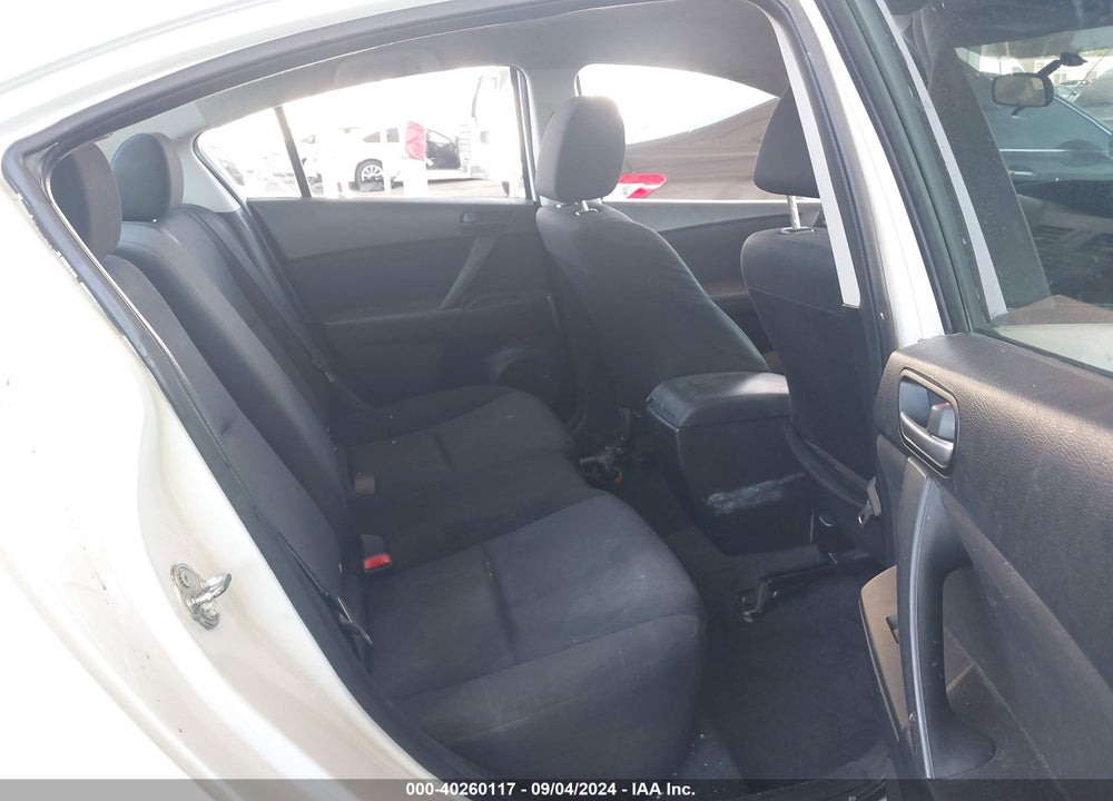 2010 MAZDA 3 I SPORT VIN: JM1BL1SG1A1270933