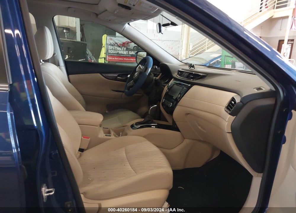 2017 NISSAN ROGUE SV VIN: 5N1AT2MV2HC771000