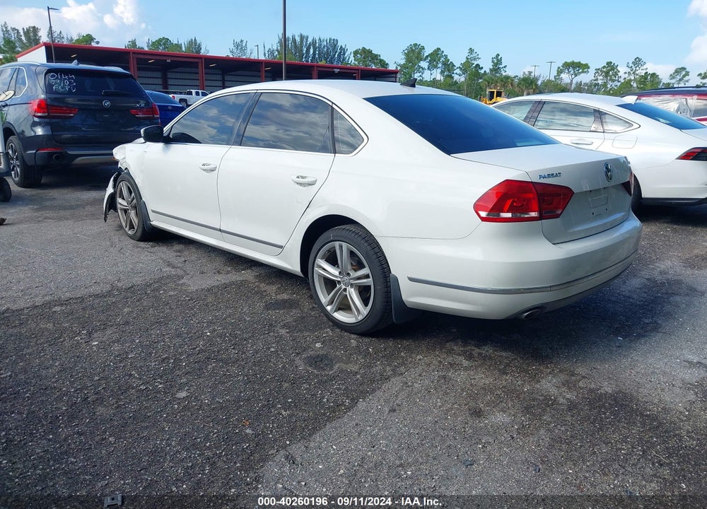 2015 VOLKSWAGEN PASSAT 2.0L TDI SEL PREMIUM VIN: 1VWCV7A39FC010465