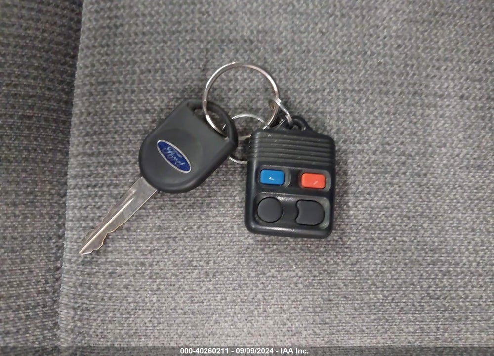 2002 FORD TAURUS SE VIN: 1FAFP53U52G269368