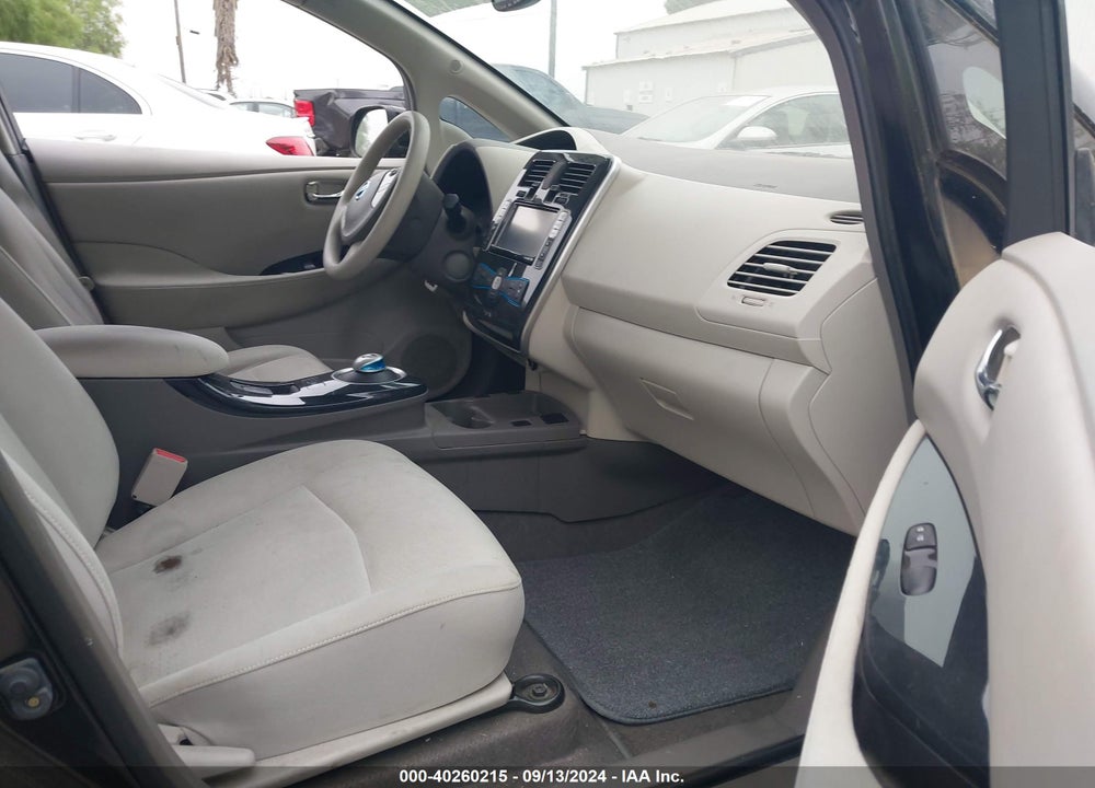 2011 NISSAN LEAF SL VIN: JN1AZ0CP3BT007015