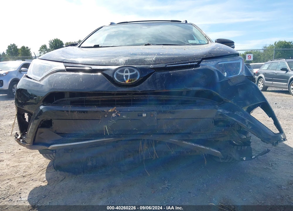 2018 TOYOTA RAV4 XLE VIN: 2T3RFREV1JW791974