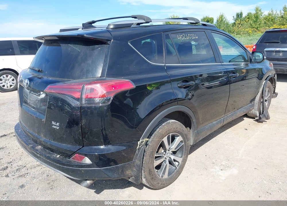 2018 TOYOTA RAV4 XLE VIN: 2T3RFREV1JW791974