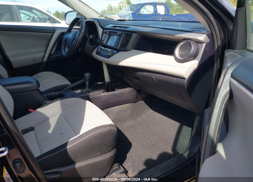 2018 TOYOTA RAV4 XLE VIN: 2T3RFREV1JW791974