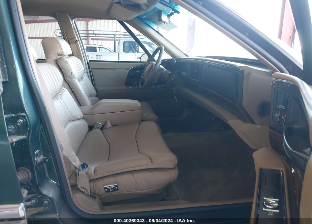 1994 BUICK PARK AVENUE ULTRA VIN: 1G4CU521XRH601057