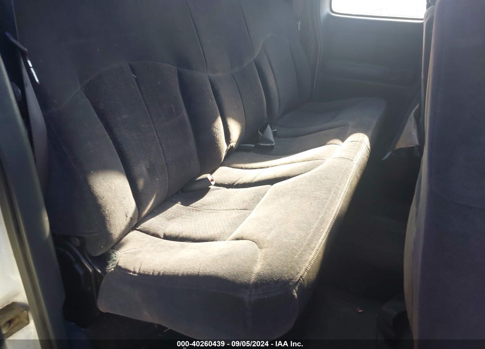 2001 CHEVROLET SILVERADO 1500 LS VIN: 1GCEK19T31E196412