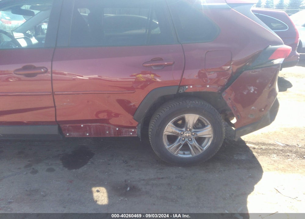 2022 TOYOTA RAV4 XLE VIN: 2T3P1RFV1NW268075