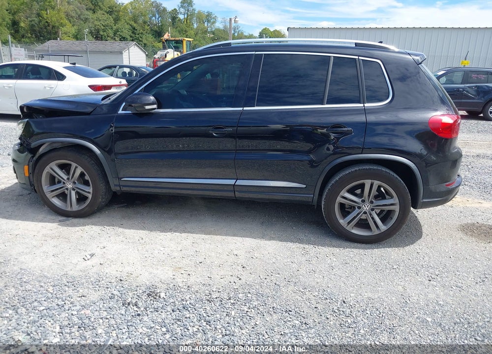 2017 VOLKSWAGEN TIGUAN 2.0T SPORT VIN: WVGTV7AX1HK011880