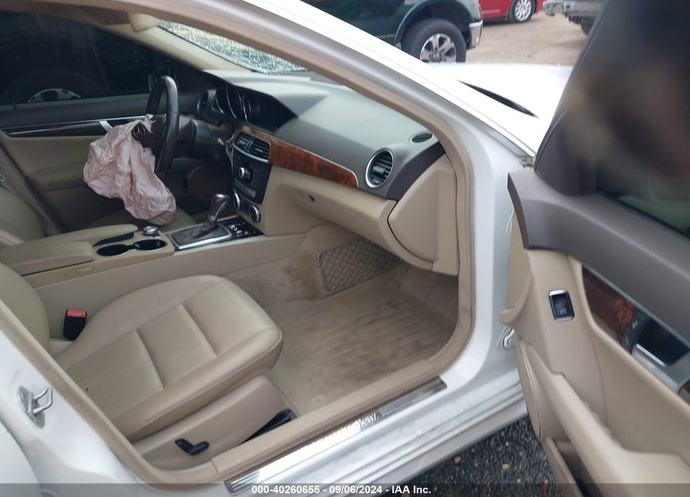 2014 MERCEDES-BENZ C 300 LUXURY 4MATIC/SPORT 4MATIC VIN: WDDGF8AB1ER323364