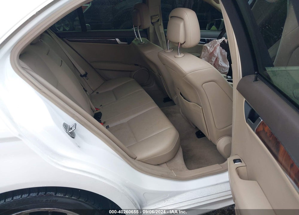2014 MERCEDES-BENZ C 300 LUXURY 4MATIC/SPORT 4MATIC VIN: WDDGF8AB1ER323364