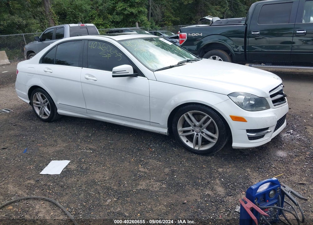 2014 MERCEDES-BENZ C 300 LUXURY 4MATIC/SPORT 4MATIC VIN: WDDGF8AB1ER323364