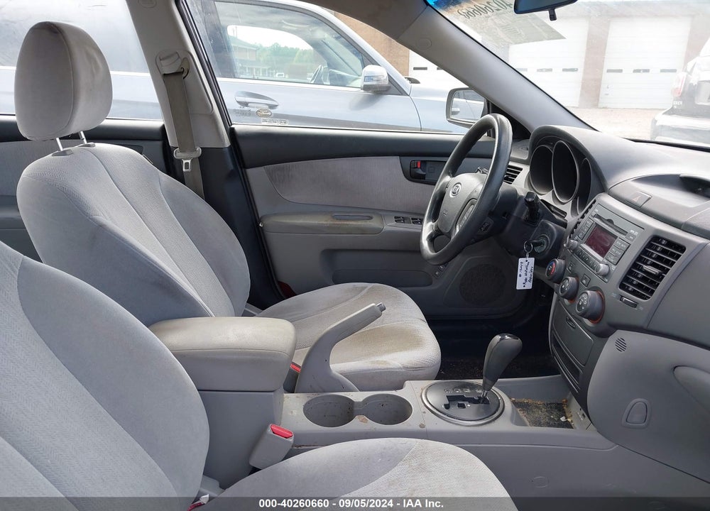 2009 KIA OPTIMA LX VIN: KNAGE228795303109