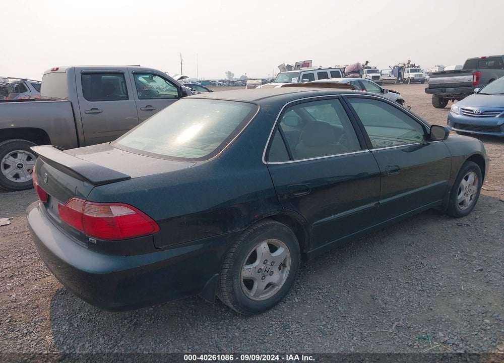 1999 HONDA ACCORD EX V6 VIN: 1HGCG1658XA036316