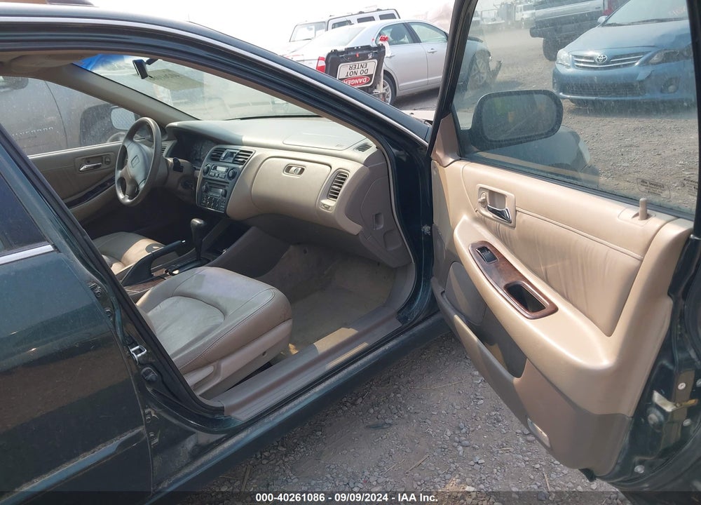 1999 HONDA ACCORD EX V6 VIN: 1HGCG1658XA036316