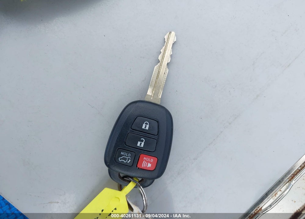 2015 TOYOTA RAV4 XLE VIN: JTMWFREV0FJ046853