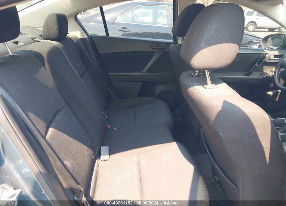 2011 MAZDA MAZDA3 VIN: JM1BL1UG6B1496674