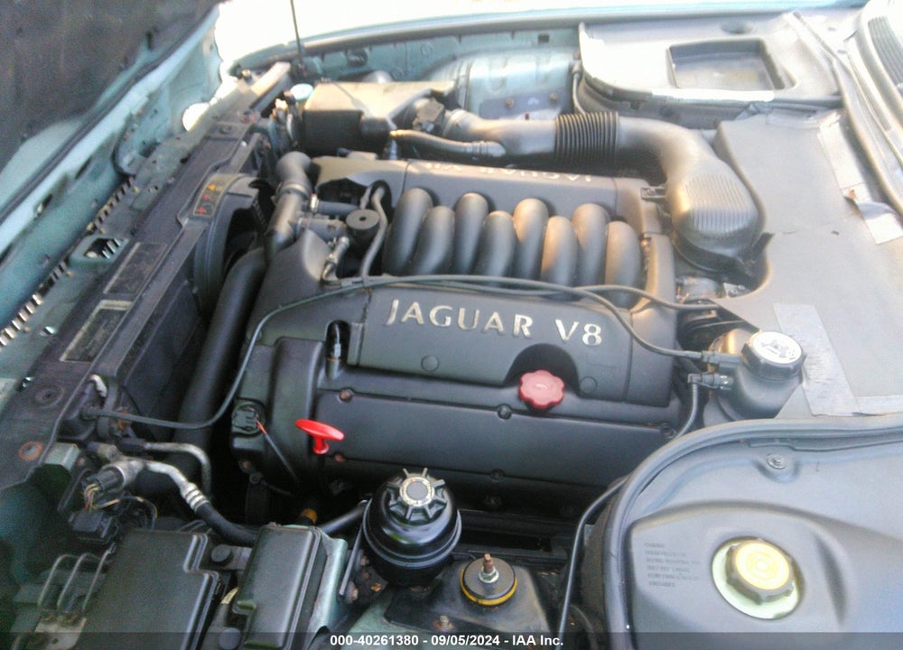 1999 JAGUAR XJ8 VIN: SAJHX1046XC860972