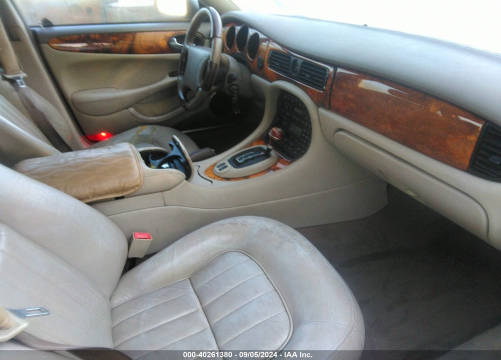 1999 JAGUAR XJ8 VIN: SAJHX1046XC860972