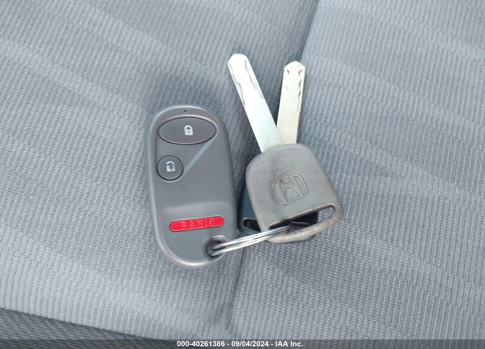 2005 HONDA CIVIC LX VIN: 2HGES15555H516515