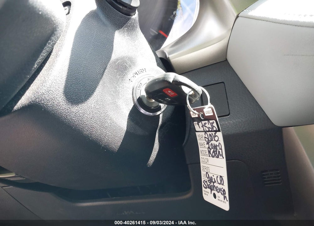 2015 TOYOTA RAV4 XLE VIN: 2T3WFREV3FW142557