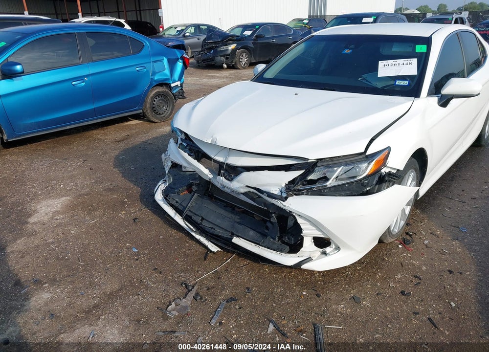 2018 TOYOTA CAMRY LE VIN: JTNB11HK2J3033420