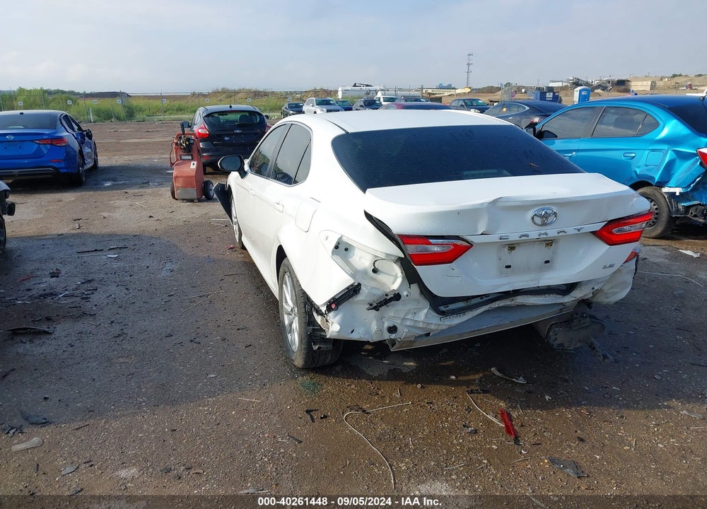 2018 TOYOTA CAMRY LE VIN: JTNB11HK2J3033420