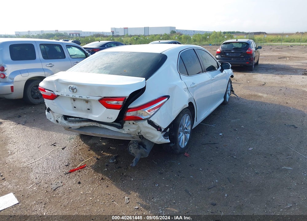 2018 TOYOTA CAMRY LE VIN: JTNB11HK2J3033420