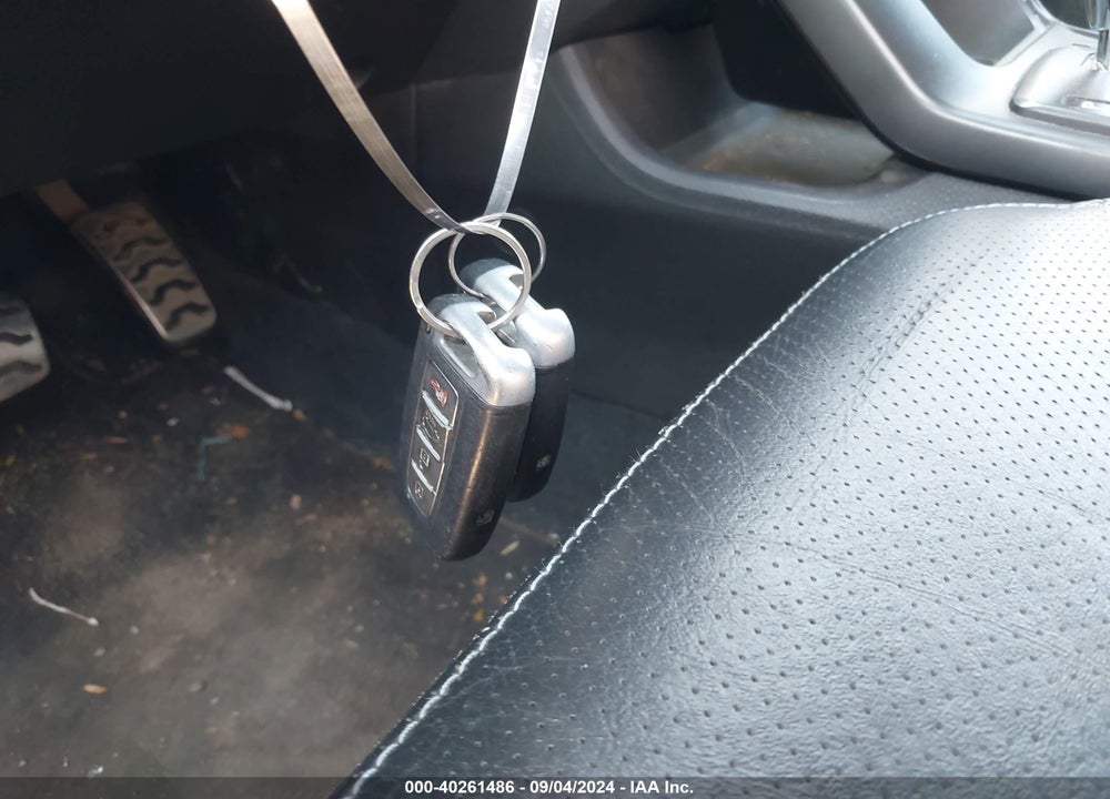 2011 KIA SORENTO SX V6 VIN: 5XYKWDA28BG099274