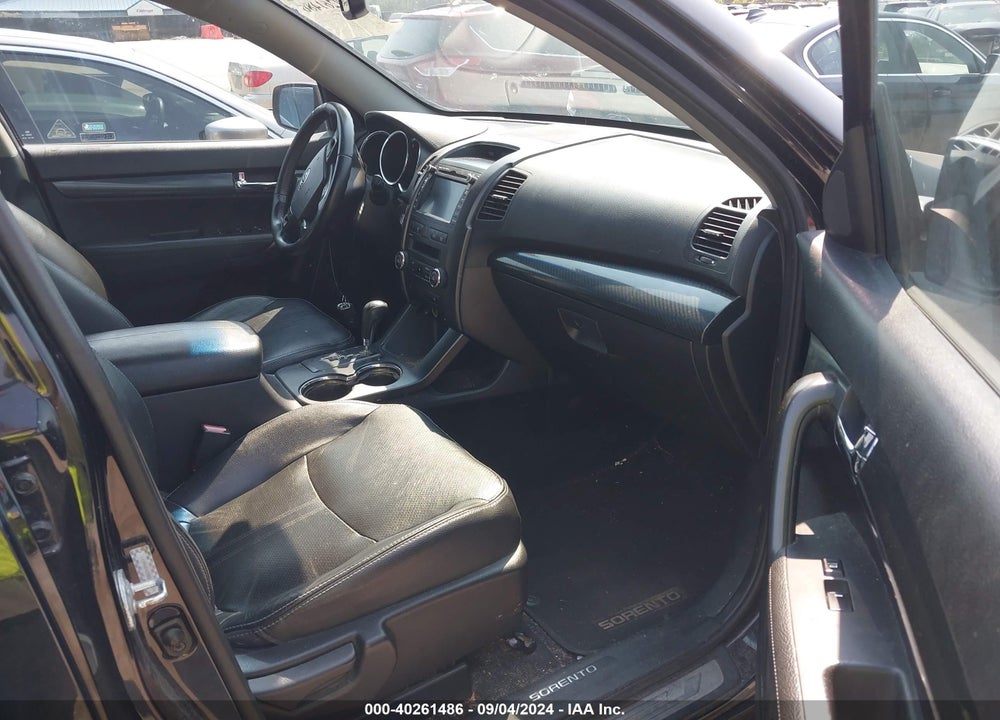 2011 KIA SORENTO SX V6 VIN: 5XYKWDA28BG099274