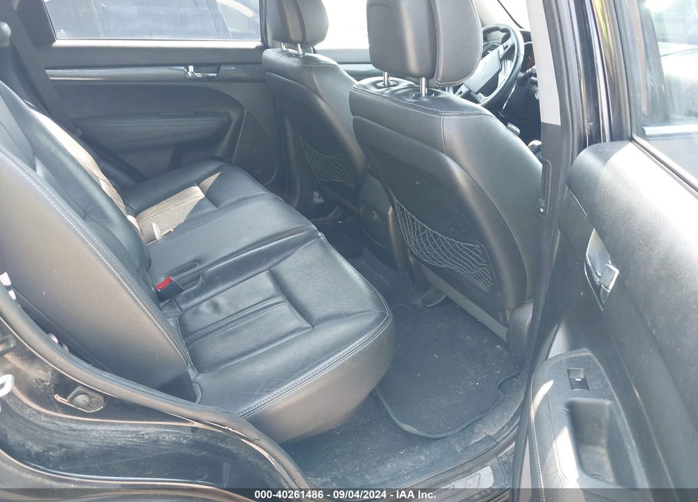 2011 KIA SORENTO SX V6 VIN: 5XYKWDA28BG099274