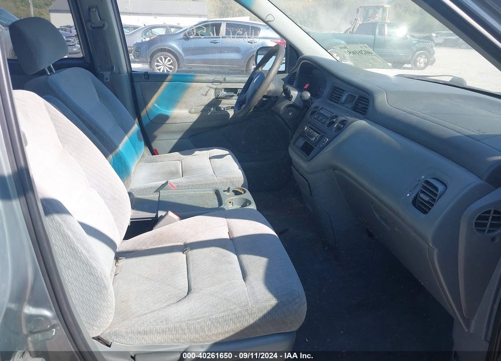 2002 HONDA ODYSSEY LX VIN: 5FNRL18532B027881