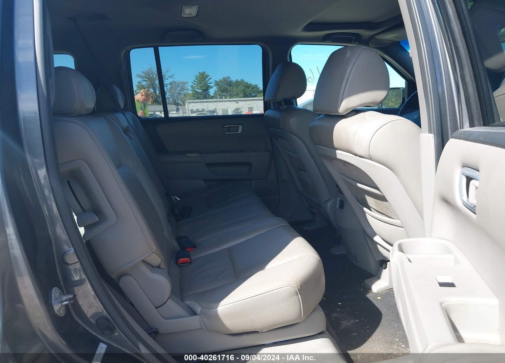 2010 HONDA PILOT EX-L VIN: 5FNYF4H54AB024846