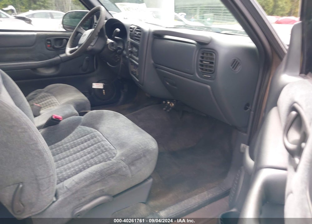 2000 CHEVROLET S-10 LS VIN: 1GCCS1945YK153072