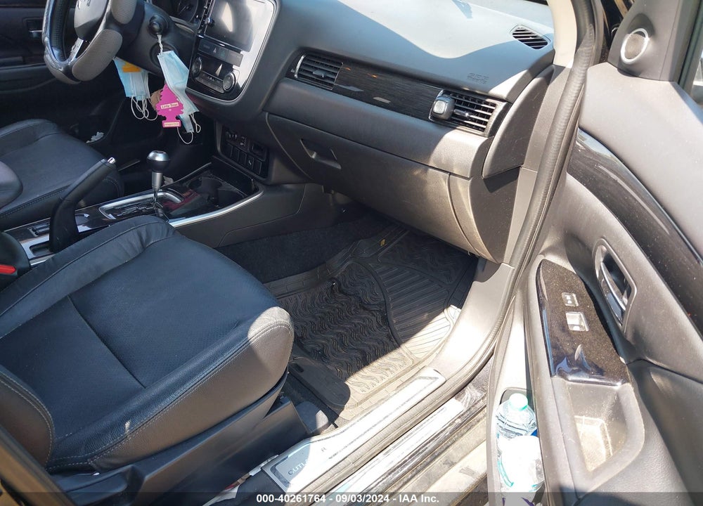 2017 MITSUBISHI OUTLANDER SE/SEL VIN: JA4AD3A39HZ001247