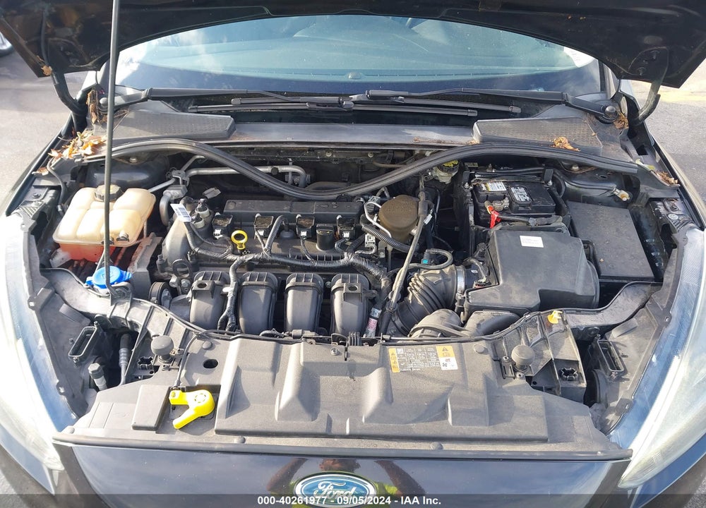 2015 FORD FOCUS SE VIN: 1FADP3K27FL302556