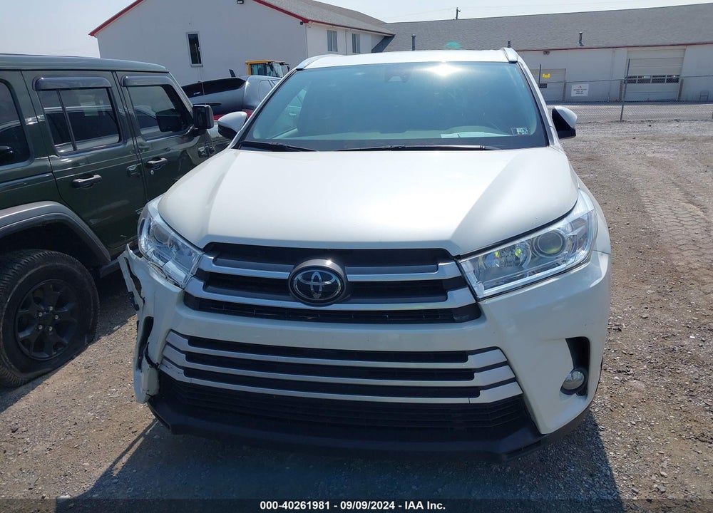 2018 TOYOTA HIGHLANDER XLE VIN: 5TDJZRFH1JS558854