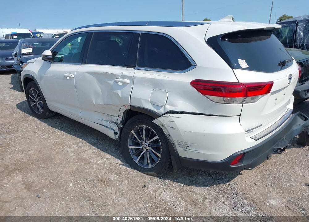 2018 TOYOTA HIGHLANDER XLE VIN: 5TDJZRFH1JS558854