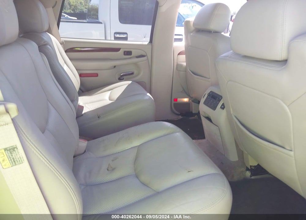 2004 CADILLAC ESCALADE STANDARD VIN: 1GYEK63N74R217812