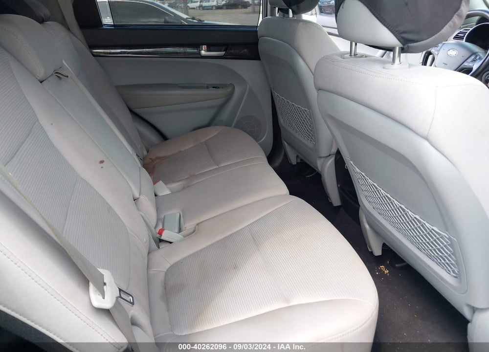 2014 KIA SORENTO LX VIN: 5XYKT3A65EG435893