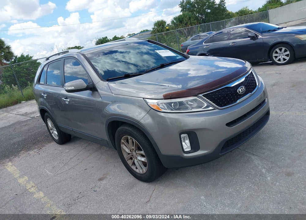 2014 KIA SORENTO LX VIN: 5XYKT3A65EG435893