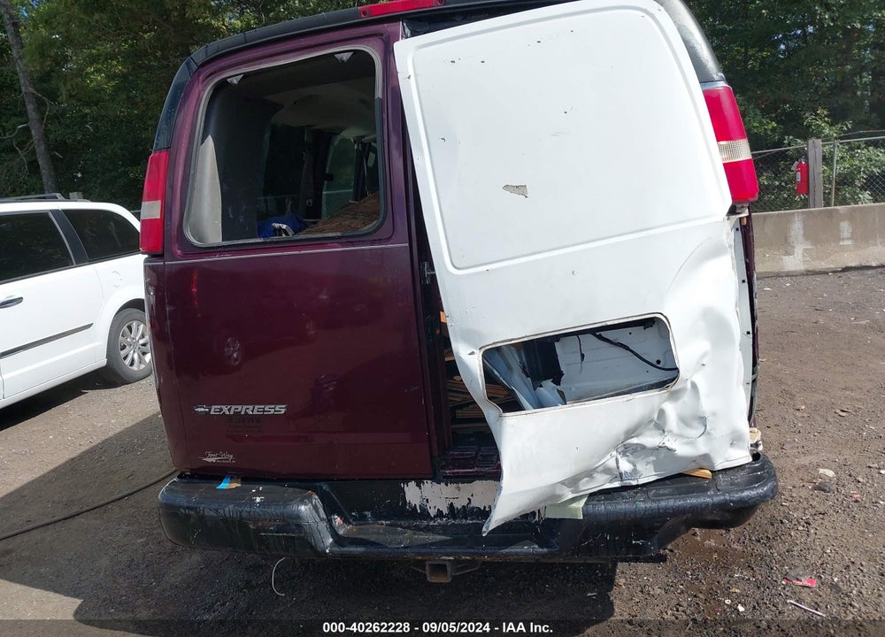 2004 CHEVROLET EXPRESS VIN: 1GNGG25U641247600