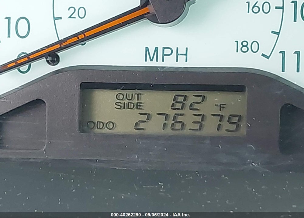 2004 TOYOTA COROLLA LE VIN: 1NXBR32E34Z230232