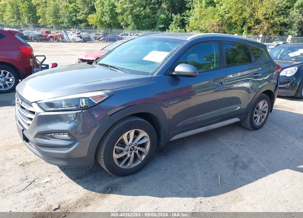 2017 HYUNDAI TUCSON SE VIN: KM8J3CA47HU409448