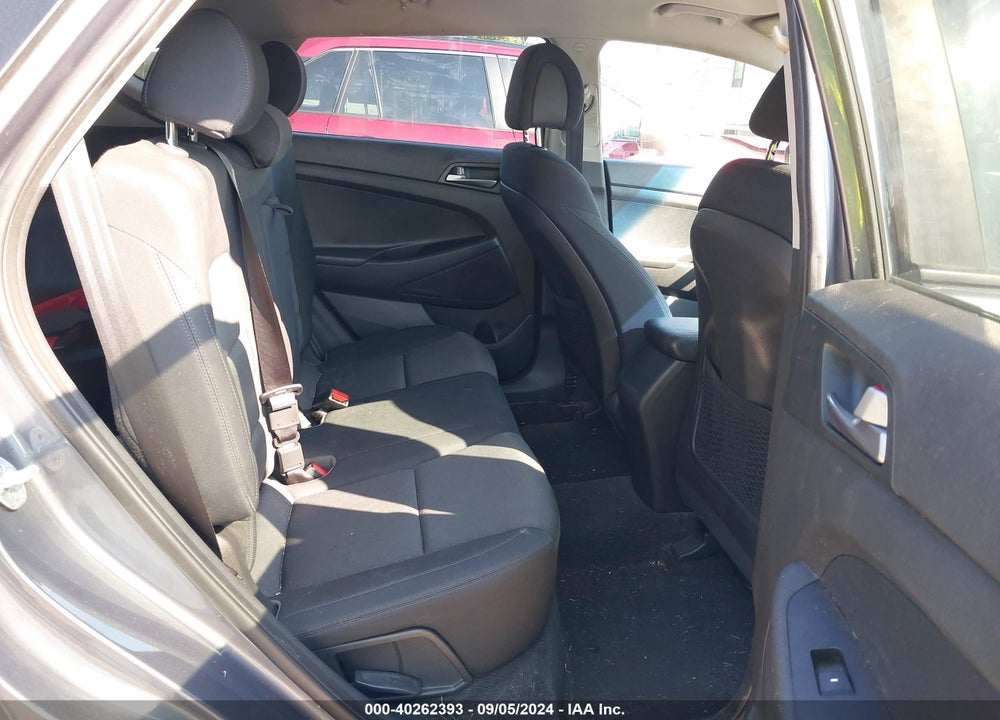 2017 HYUNDAI TUCSON SE VIN: KM8J3CA47HU409448