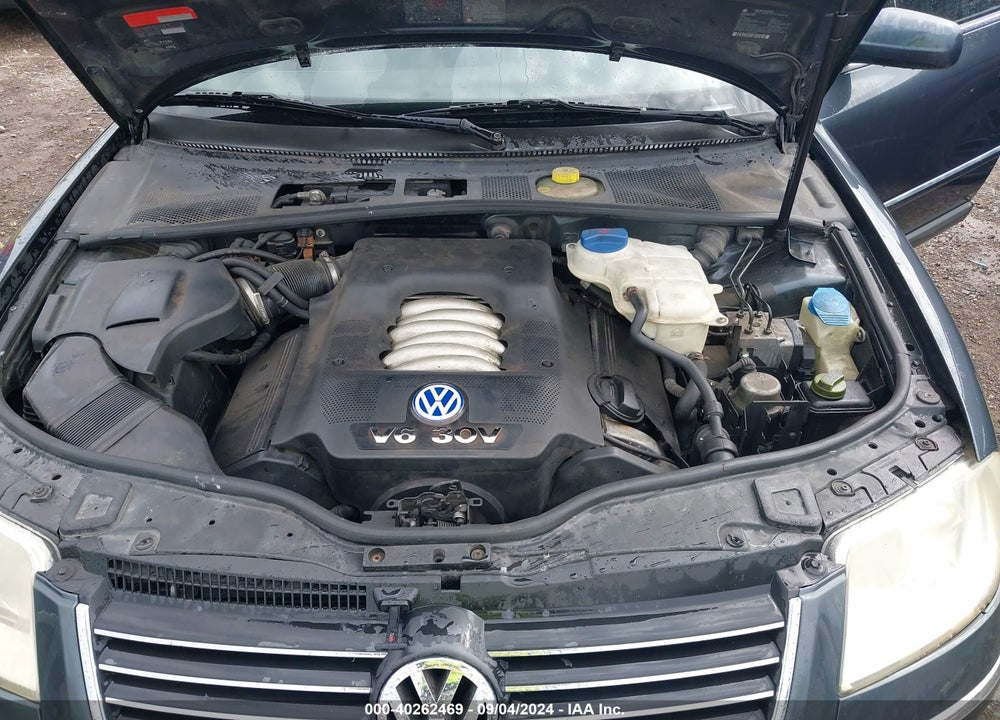 2001 VOLKSWAGEN PASSAT GLX VIN: WVWRH63B01P279782