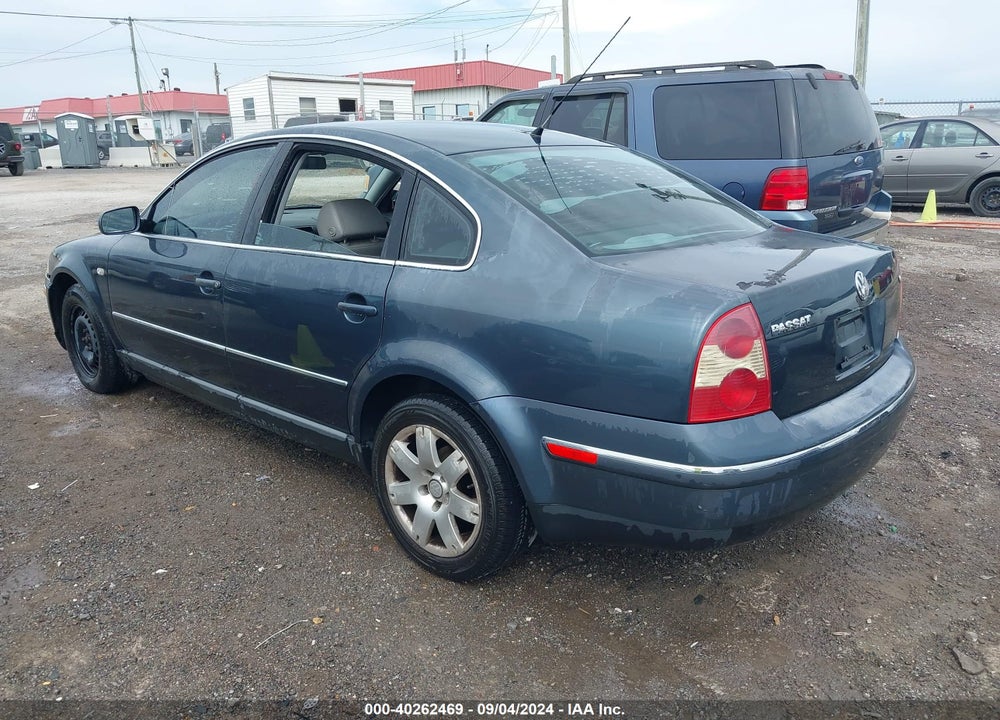 2001 VOLKSWAGEN PASSAT GLX VIN: WVWRH63B01P279782