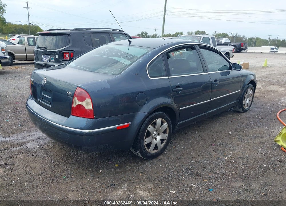2001 VOLKSWAGEN PASSAT GLX VIN: WVWRH63B01P279782