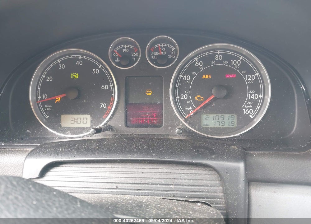 2001 VOLKSWAGEN PASSAT GLX VIN: WVWRH63B01P279782